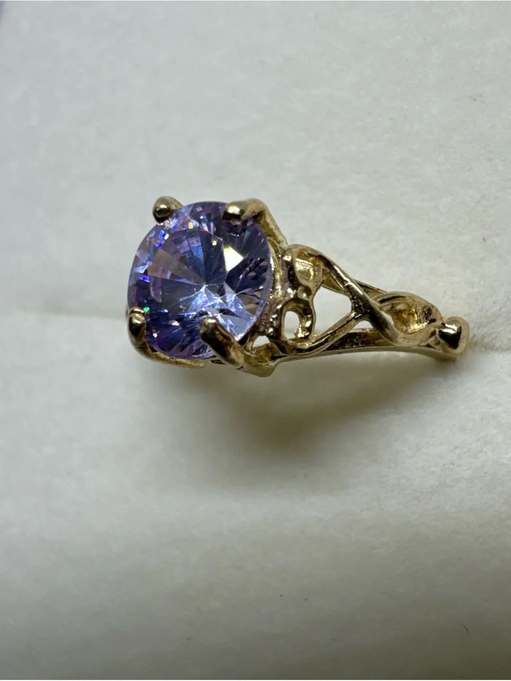 10k Yellow Gold Round CZ Light Purple Solitaire Sz 6.25 Engagement Ring 2.1g